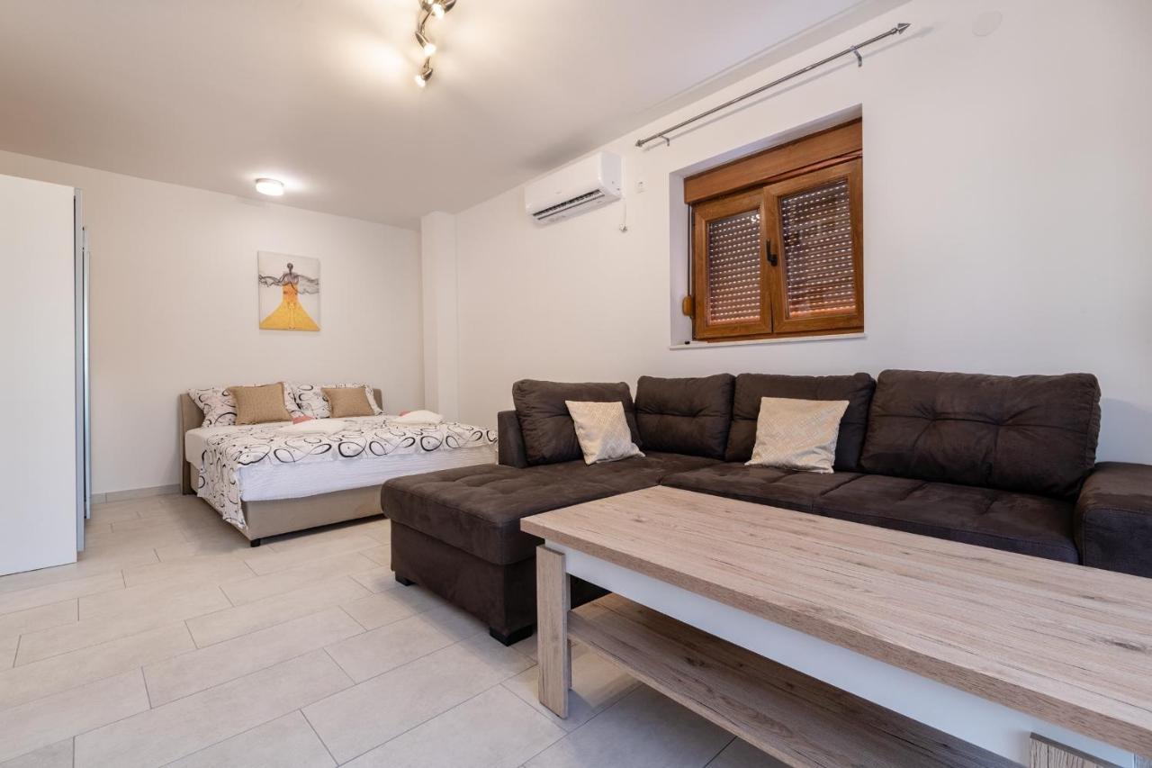 Apartments Mira Neum Exterior photo
